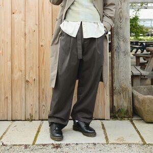 Dr Marten’s 3989 YELLOW STITCH SMOOTH LEATHER BROGUE SHOES